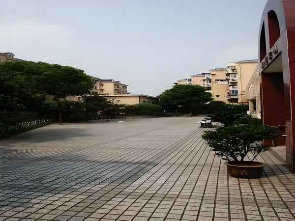 「女性互助」大潮中，为什么《花漾》要呈现女性关系中的「毒性」成分？